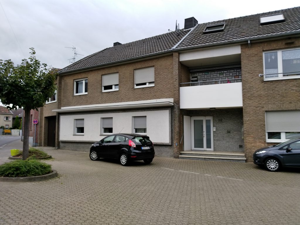 © Lothmann, Wolfgang | ehemaliges Lebensmittelgeschäft Bartel am Keyenberger Markt 2017 Keyenberger Markt 2017