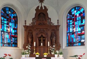 © Markus Zander | Chorfenster der Kapelle in Berverath