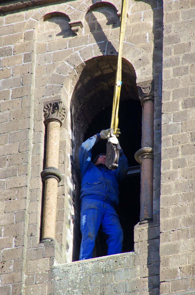 © frei gegeben | Martina Pohl.Elser | Abbau Glocken St. Lambertus