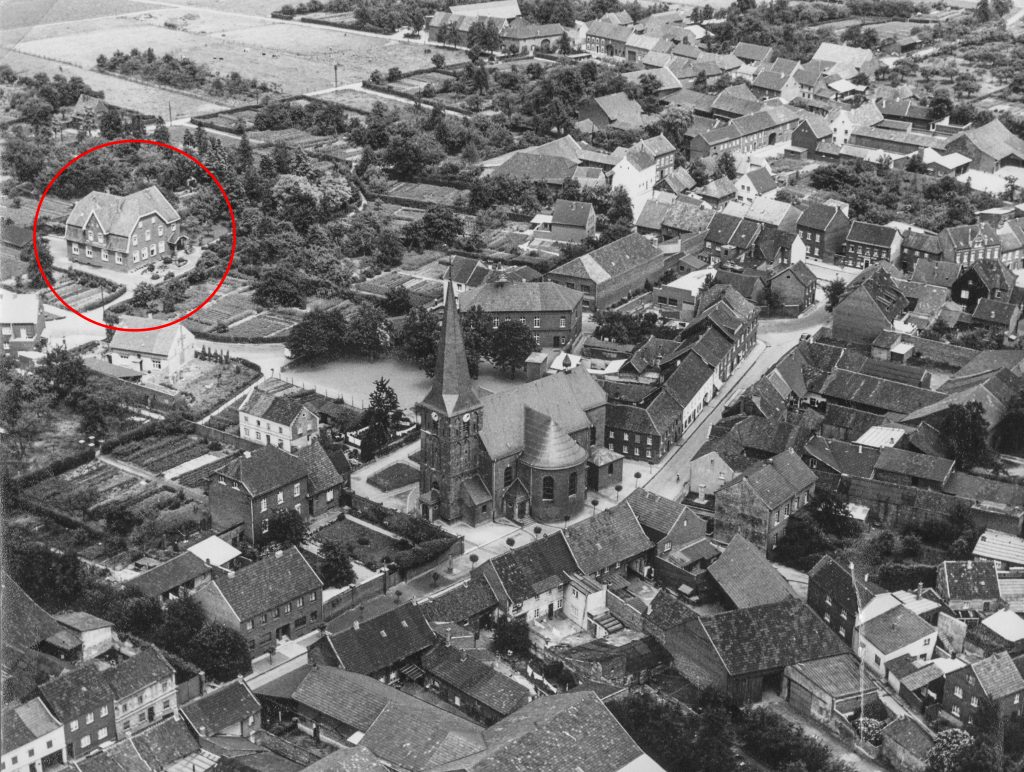 © Heimatverein der Erkelenzer Lande e. V. | Alt Kückhoven - Luftbild 1950