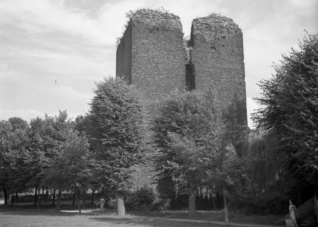 © Hermann Schwingens | Schwingens | Ruine in den 1940er Jahren
