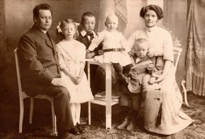 © Bernd Finken | Elmar Hermanns | Familie-Winkelnkemper-original-bearb-2-1