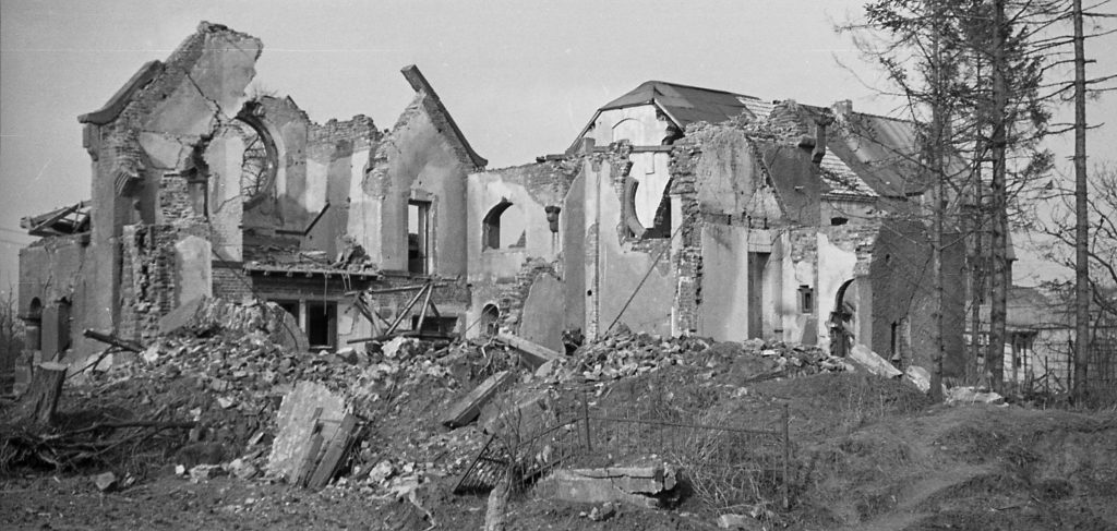 © Heimatverein der Erkelenzer Lande | Bernd Finken | zerstörte evangelische Kirche