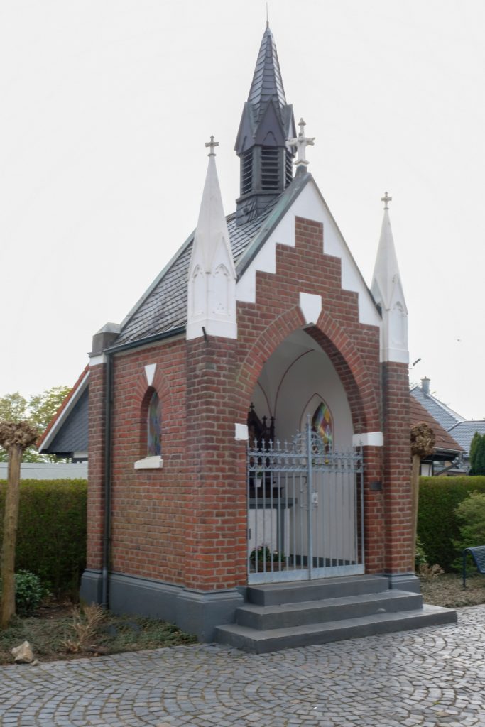 © Wolfgang Lothmann | Marienkapelle Houverath linke Seite