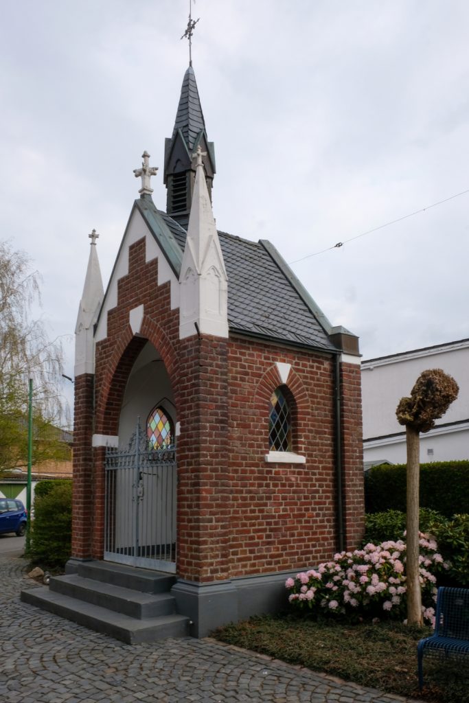 © Wolfgang Lothmann | Marienkapelle Houverath rechte Seite
