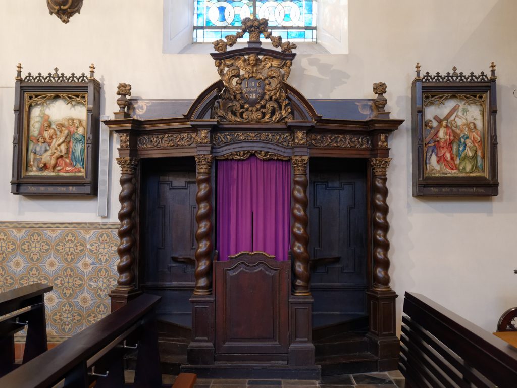 © Jürgen Schäfer | Beichtstuhl