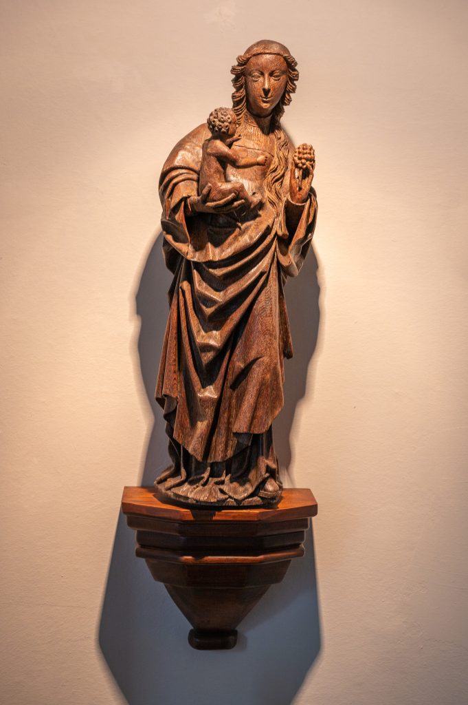 © R.R.P. | R.Recker-Proprenter | Madonna mit Weintraube