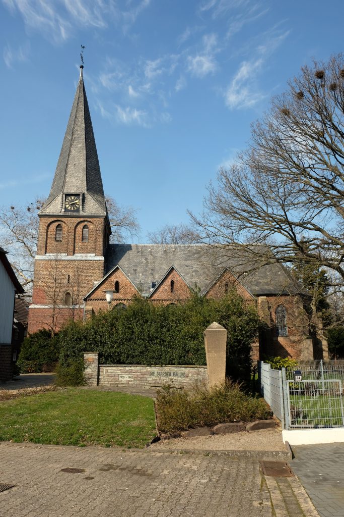 © Wolfgang Lothmann | Ev.-Kirche-Schwanenberg-02-1