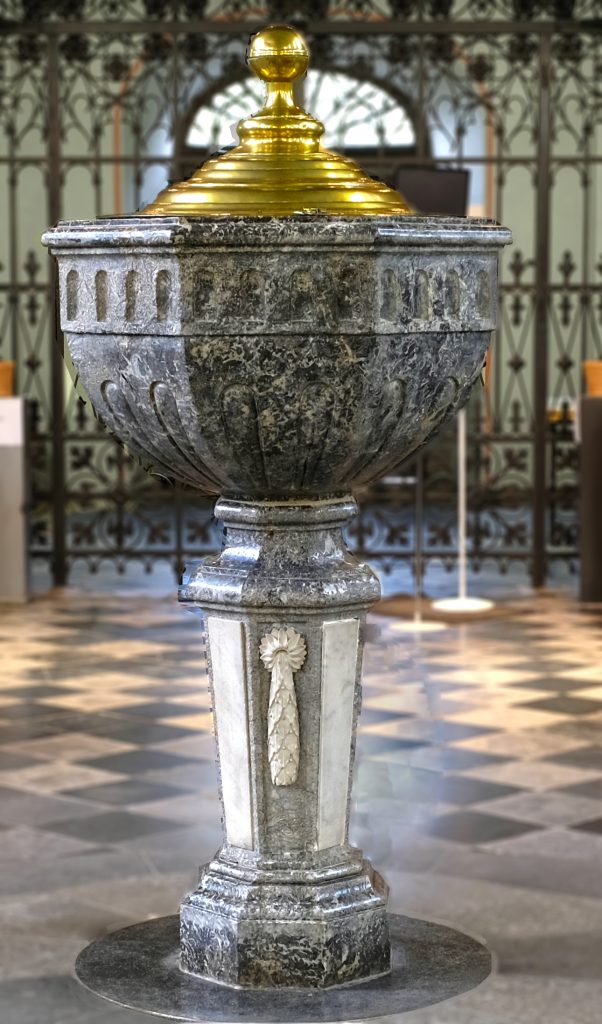 © Wolfgang Lothmann | Taufstein