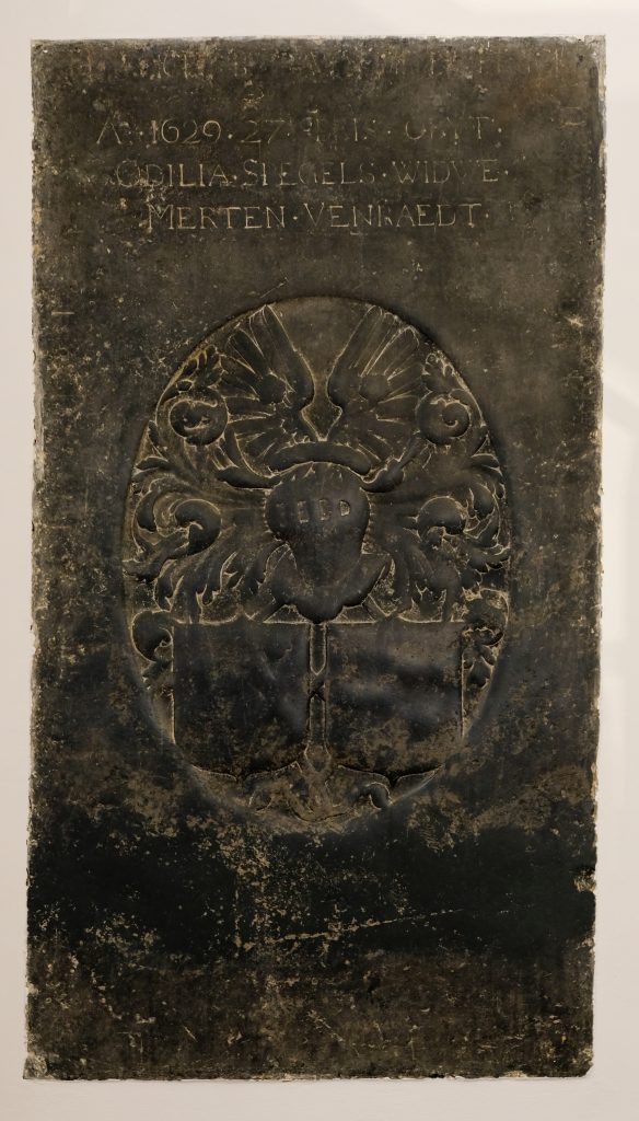 © Wolfgang Lothmann | Grabplatte