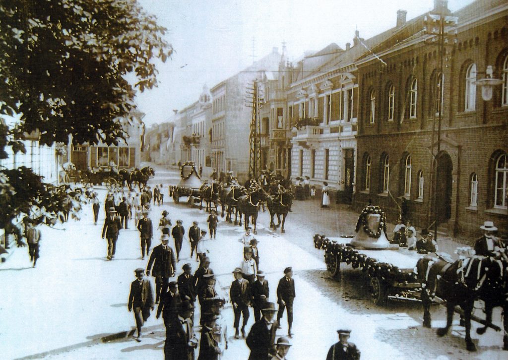 © Pfarrarchiv Erkelenz | Glockenrueckkehr-1914