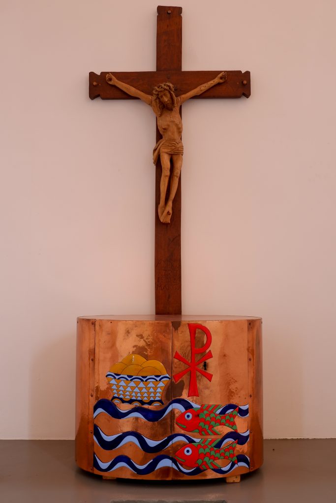 Tabernakel und Kreuz