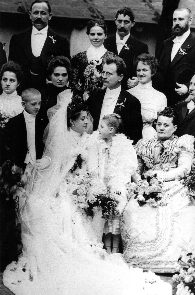 © Archiv Stadt Erkelenz | Hochzeit-Raky-Thiele-Ausschnitt