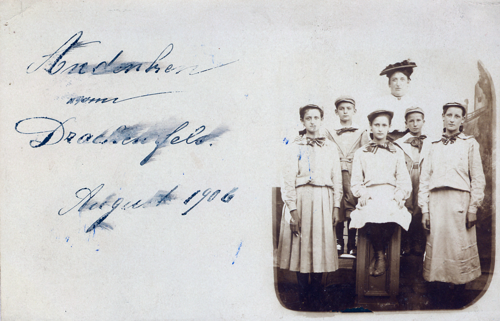 © Familie Bauer | unbekannt | Familie Hahn am Drachenfels 1906