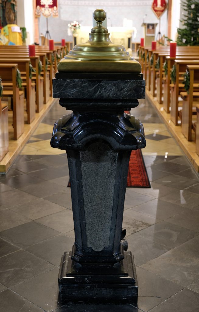 © Wolfgang Lothmann | Taufstein