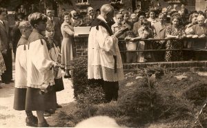 © Bernd Finken | Hermann Schwingens | 1956 Enweihung Ehrenmal Oerath