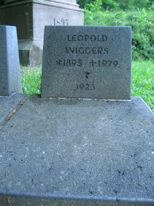 © Bernd finken | 2009-05-29- Blankenheim-Grab Wiggers-bearb