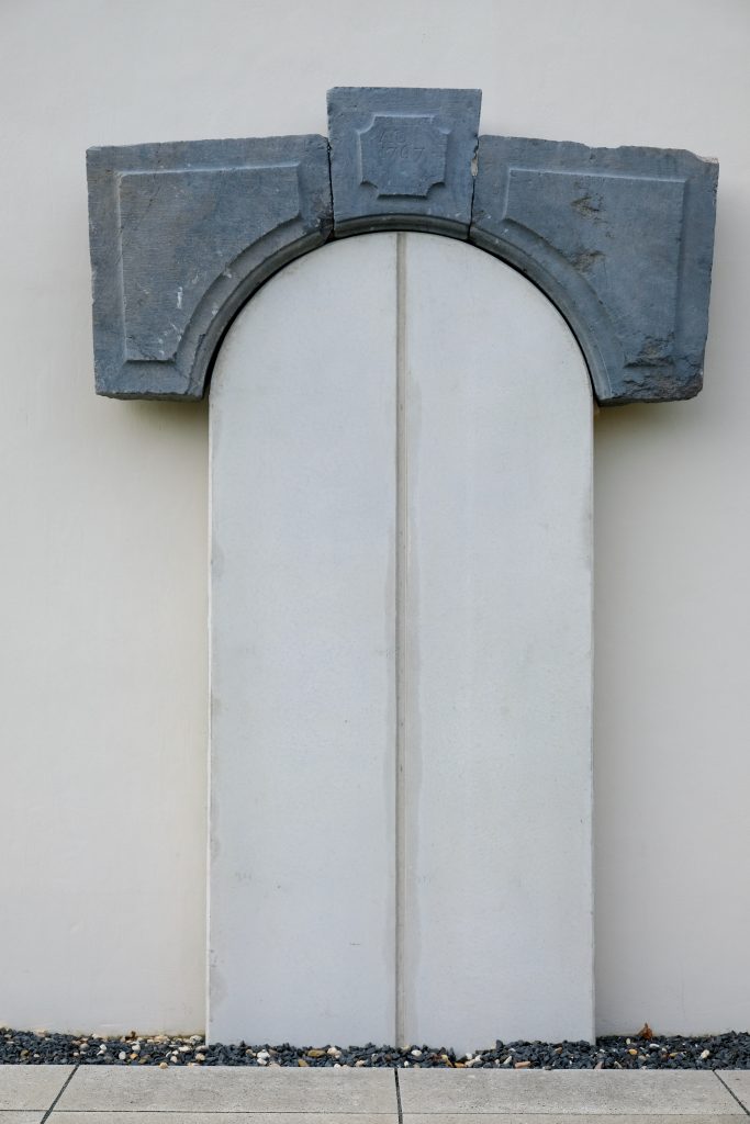 © Wolfgang Lothmann | Kapelle Immerath neu Alter Torbogen errichtet