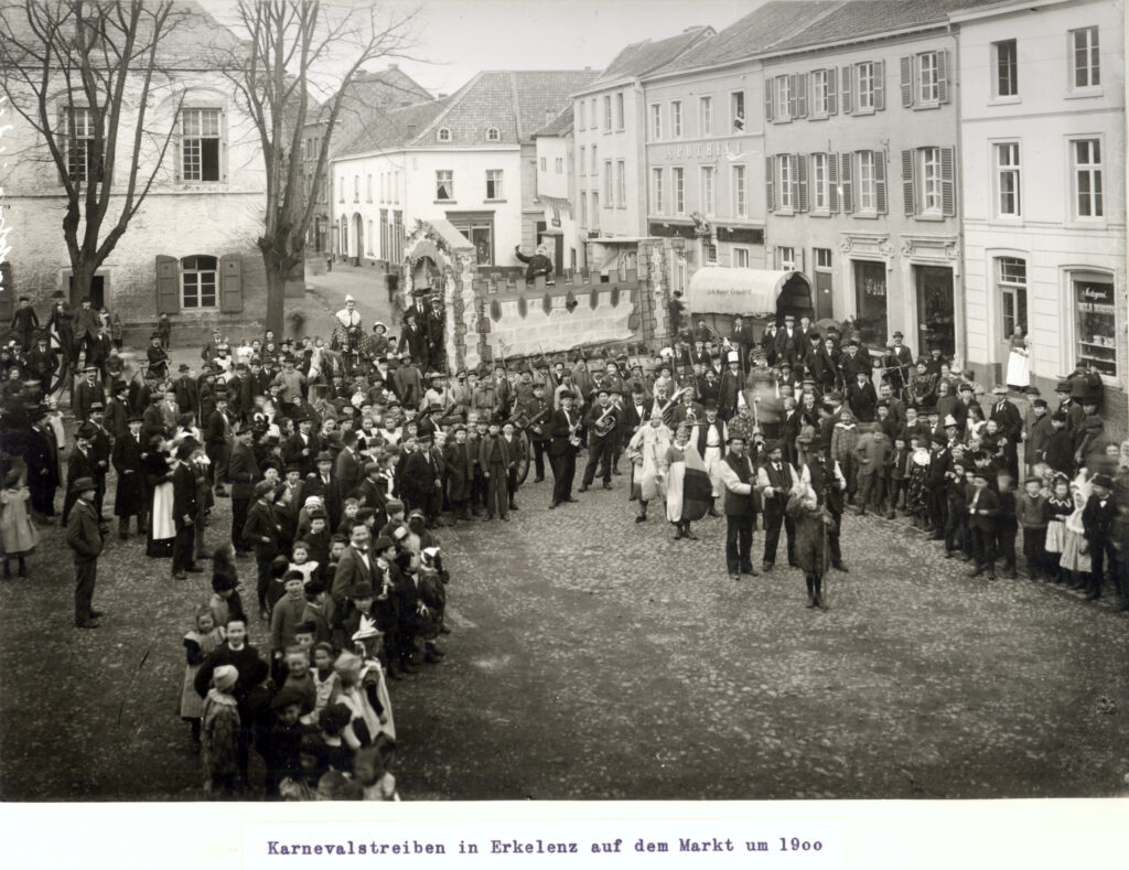 © EKV | unbekannt | 1905 Zugwagen auf Marktplatz