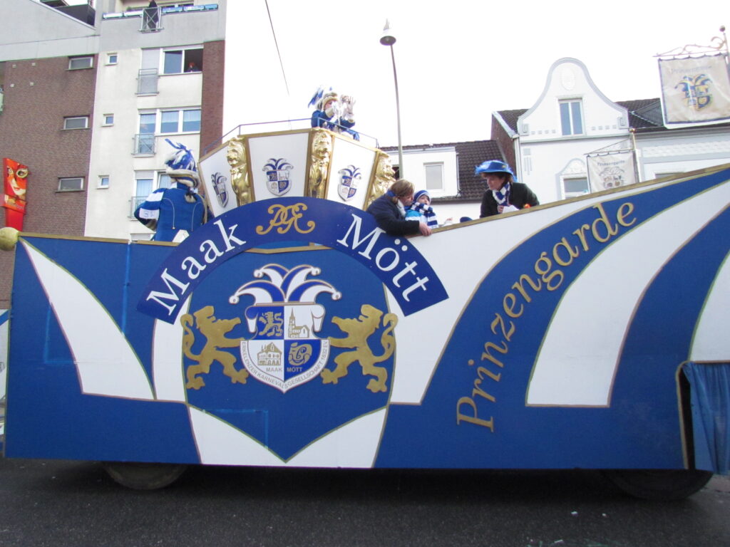 © Bernd Finken | Prinzengarde im Rosenmontagszug 2012