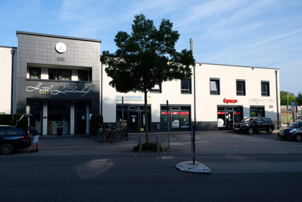 © Wolfgang Lothmann | ehemaliger Bahnhof Erkelenz Frontansicht 2023