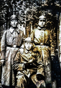 © Familie Schiefer | 1917 im Ersten Weltkrieg mitte