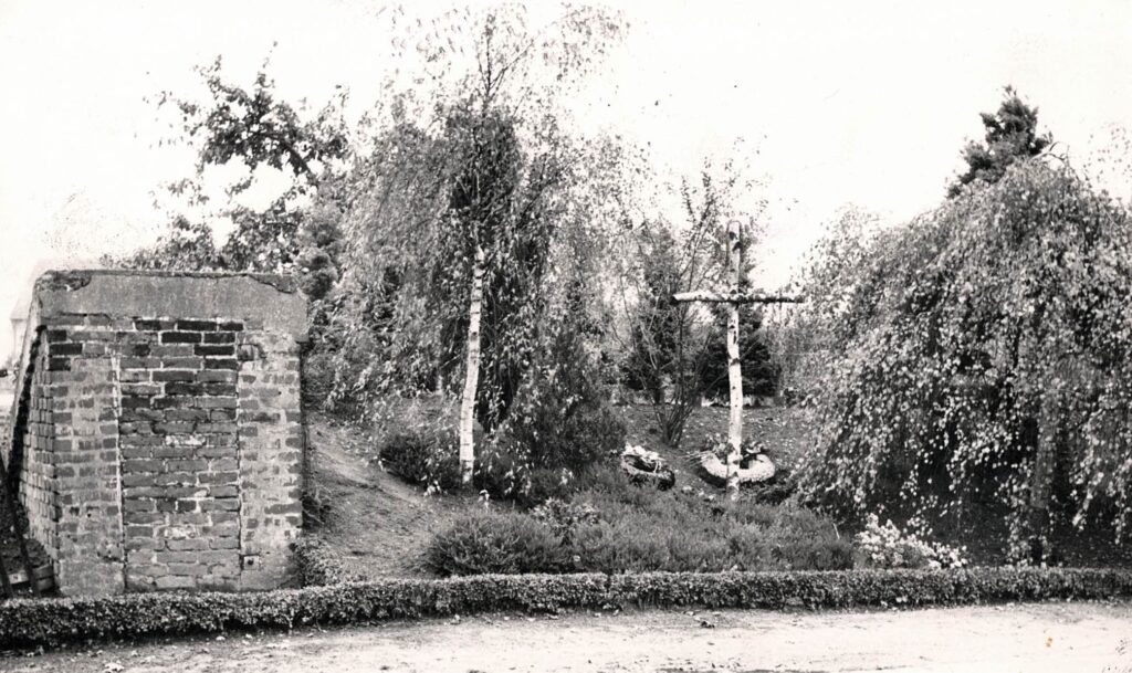 © Archiv Heimatverein | Wilhelm Schmitter | Bunkergrabstätte_Anton Raky Allee