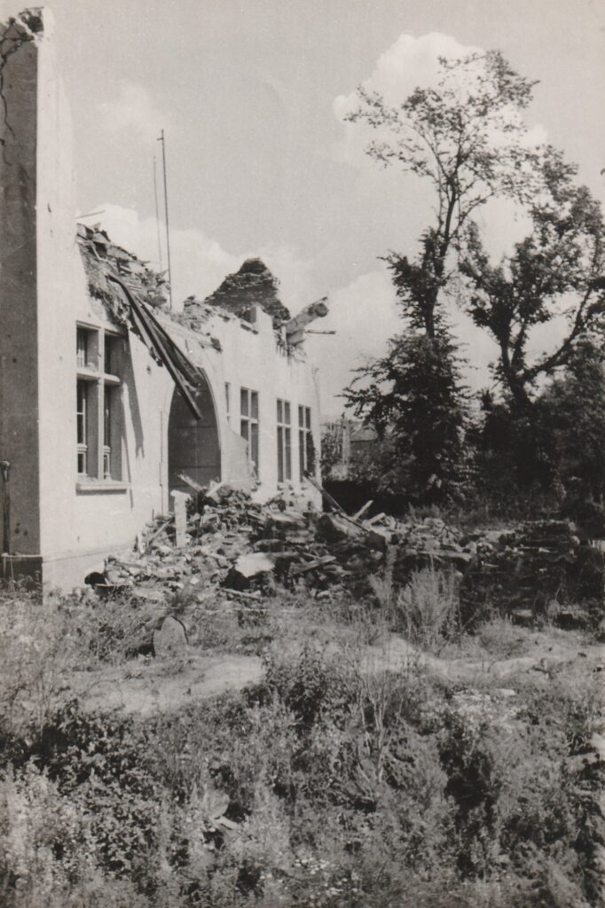 © Archiv Heimatverein | unbekannt | Zerstörtes Gymnasium