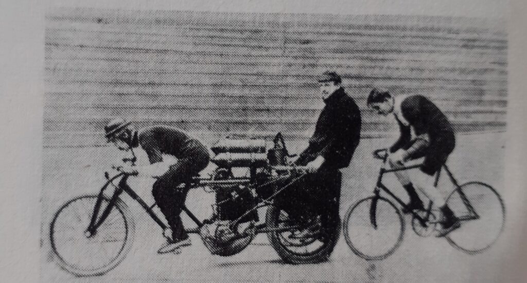 © Internationales Radsport Archiv, Bindungen | 1902 Schrittmachermaschine Radrennen 20. April 1902