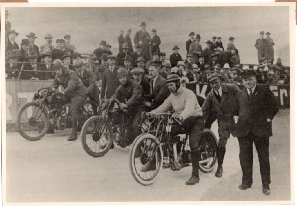 © Familie Karsch | unbekannt | Rennbahn Wassenberg vermutlich 1923-24