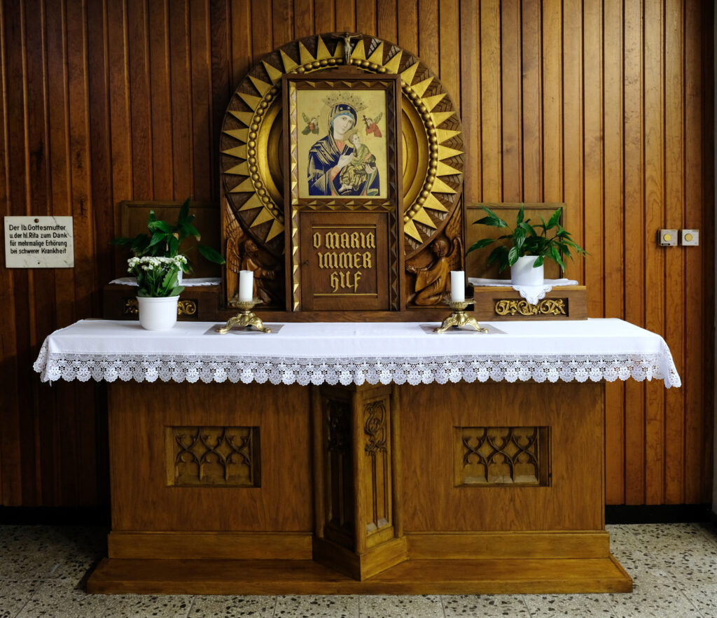 © Wolfgang Lothmann | Immerwährende Hifle Altar