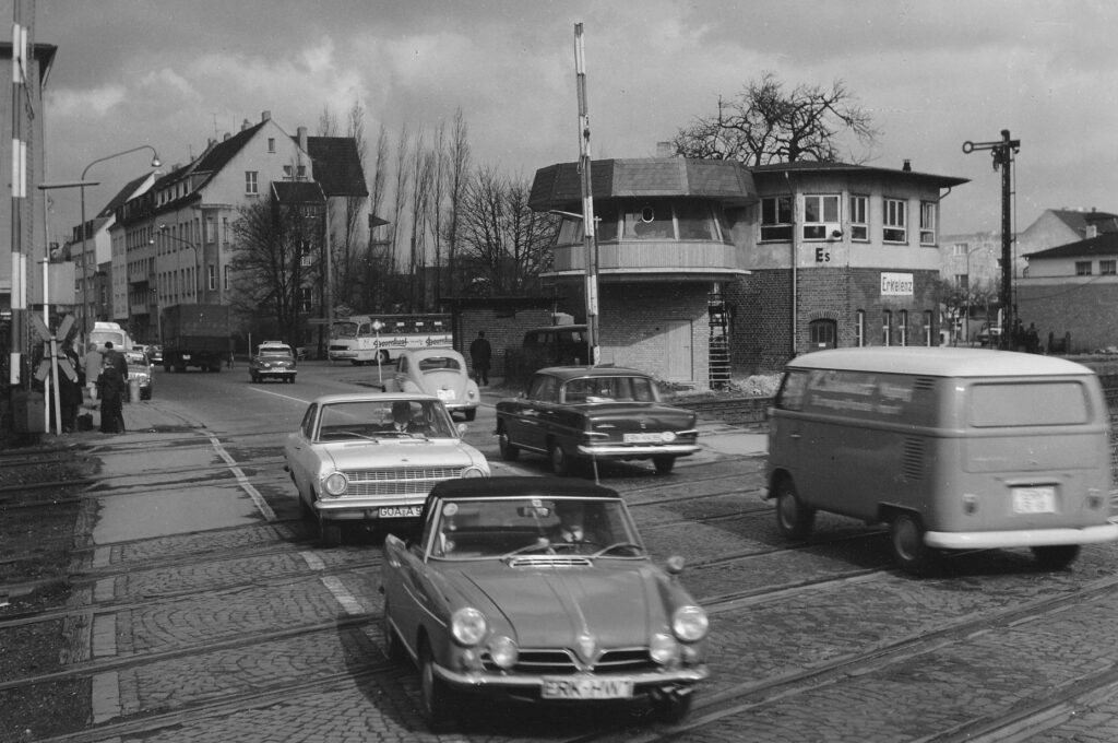 © Archiv Heimatverein | unbekannt | Bahnübergang, etwa 1965