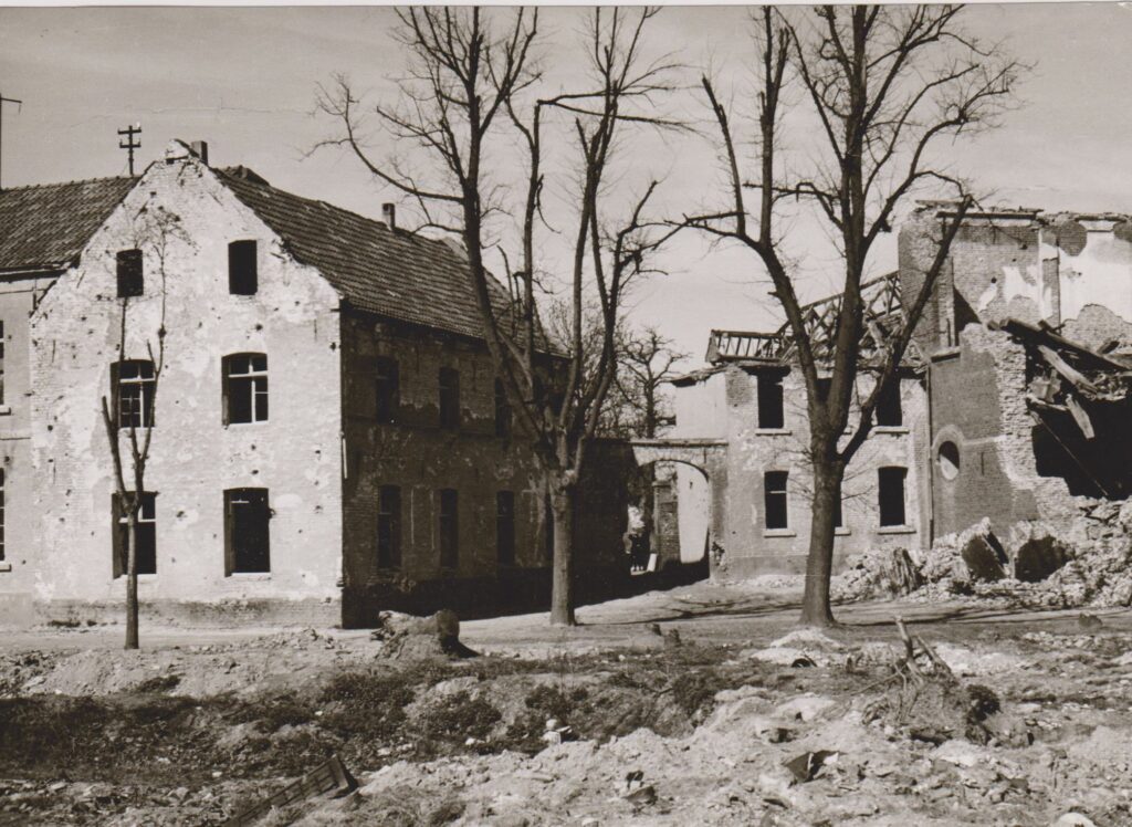 © Archiv Heimatverein | Wilhelm Schmitter | Paterkirche und Berufsschule